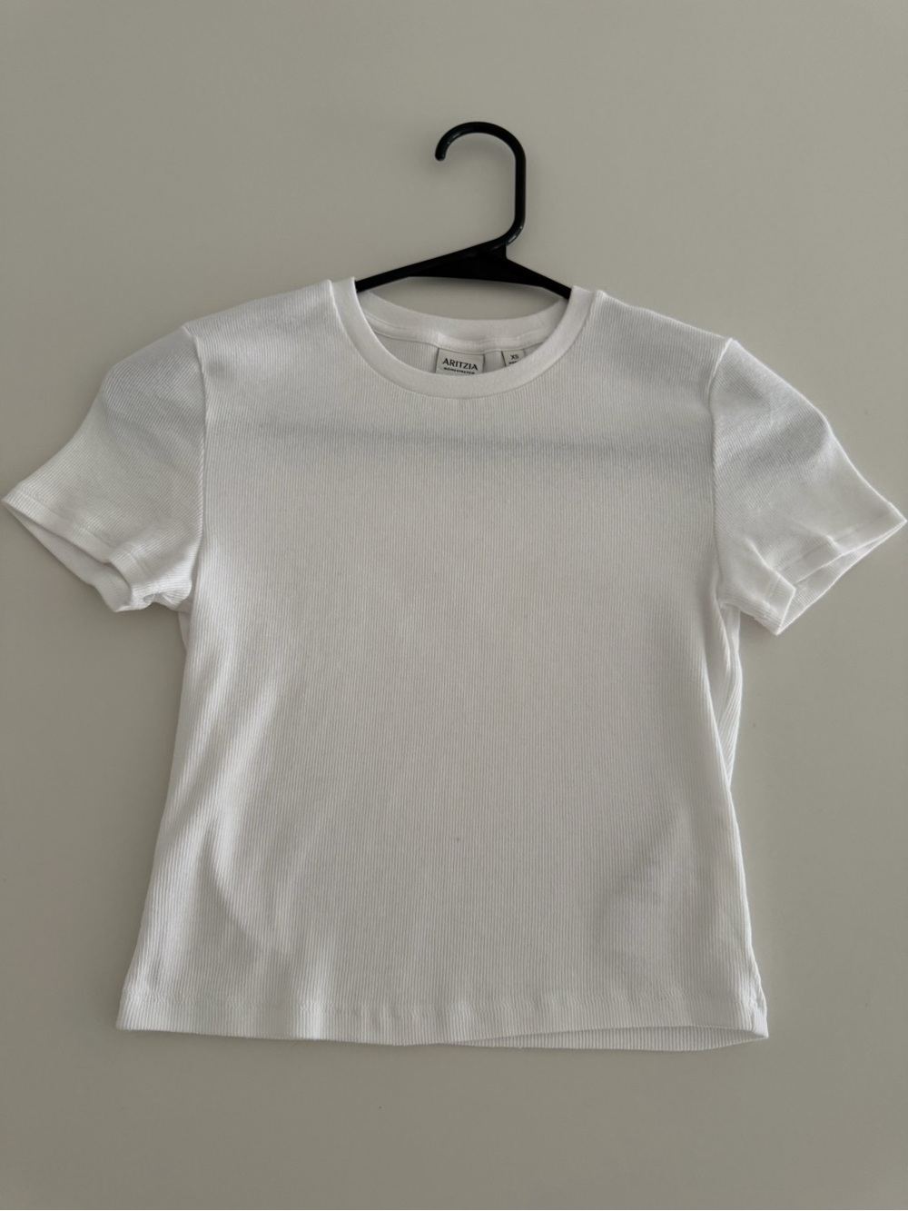 Aritzia White Ribbed Short Sleeve Tee